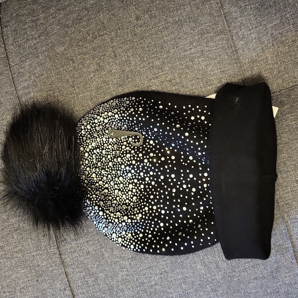 Adrienne Landau knit cap NWT